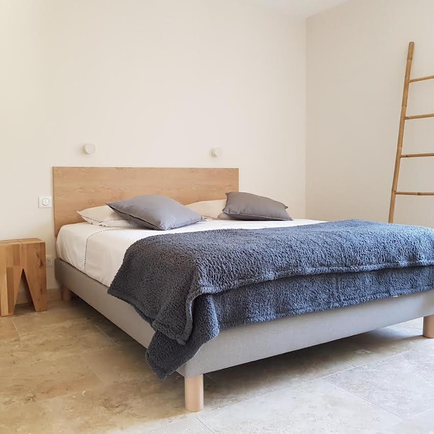 Les Tuileries De Lencieux Apartment Жигондас Екстериор снимка